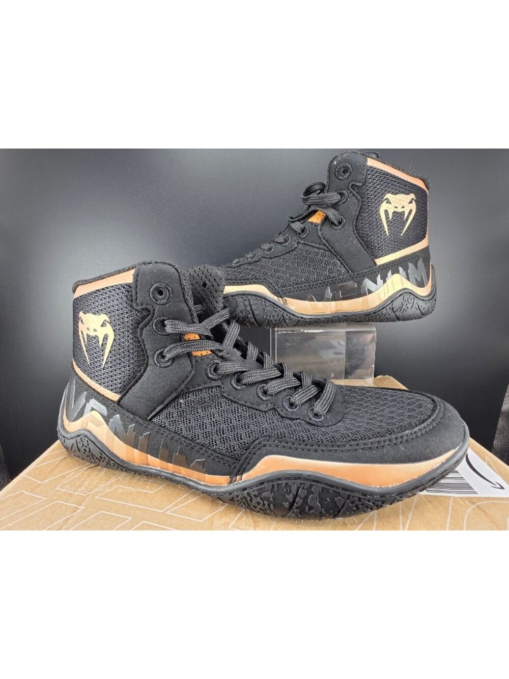 Venum Elite Wrestling Shoes Black/Bronze Size 5.5 Lightweight Durable Design